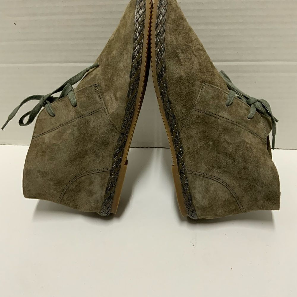 Aetrex 'Addison' Olive Suede Chukka Boots 9-9.5 - Picture 3 of 9